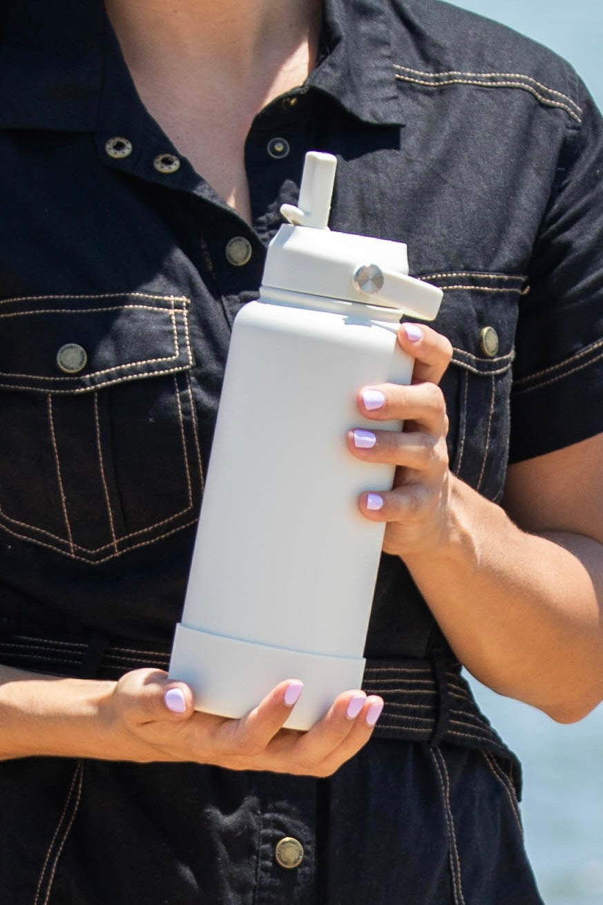 Pearl Thermal Water Bottle 950ml + FREE silicone bumper-Cheeky Winx