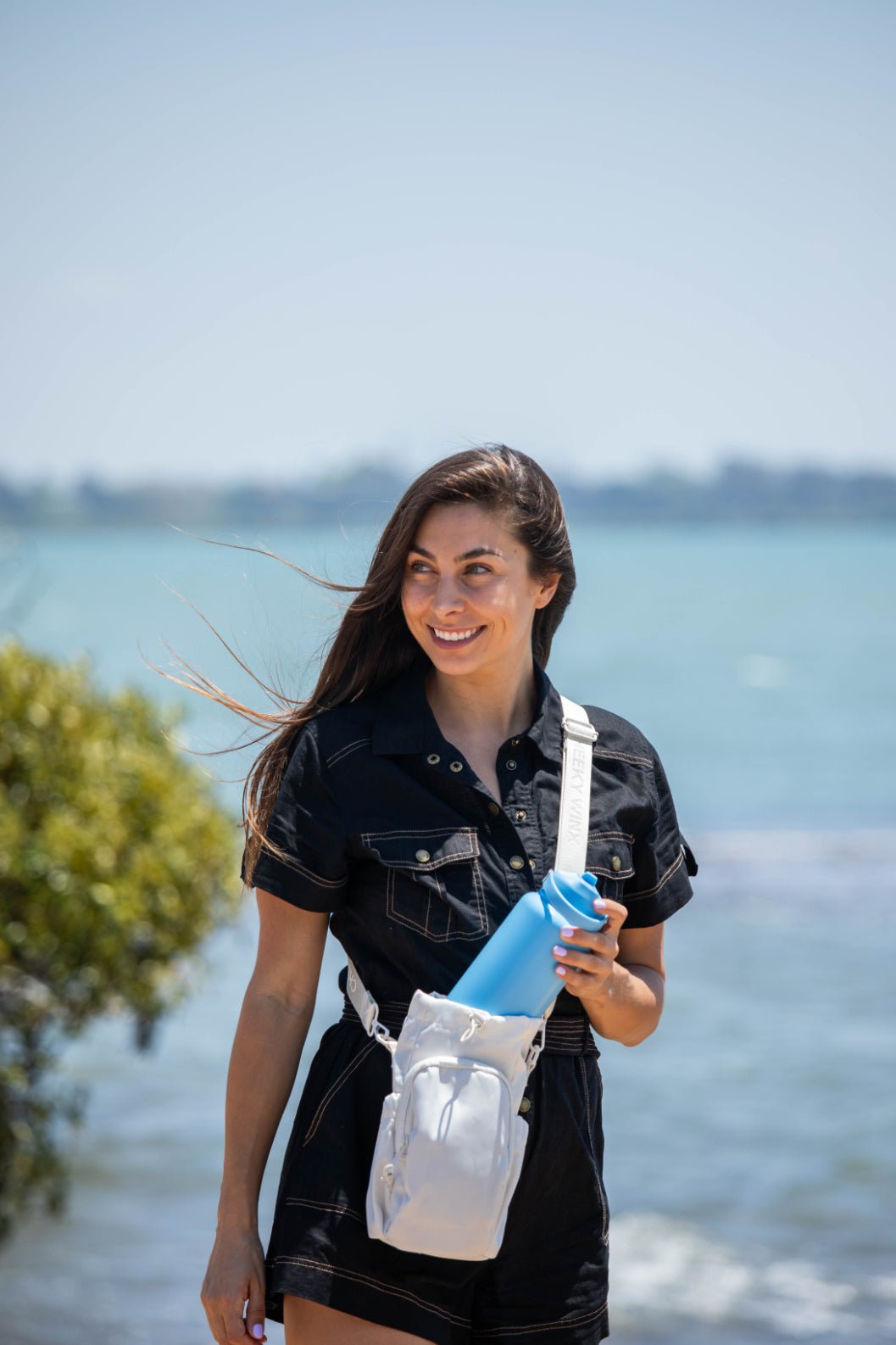 Blue Thermal Water Bottle 950ml + FREE silicone bumper - Cheeky Winx