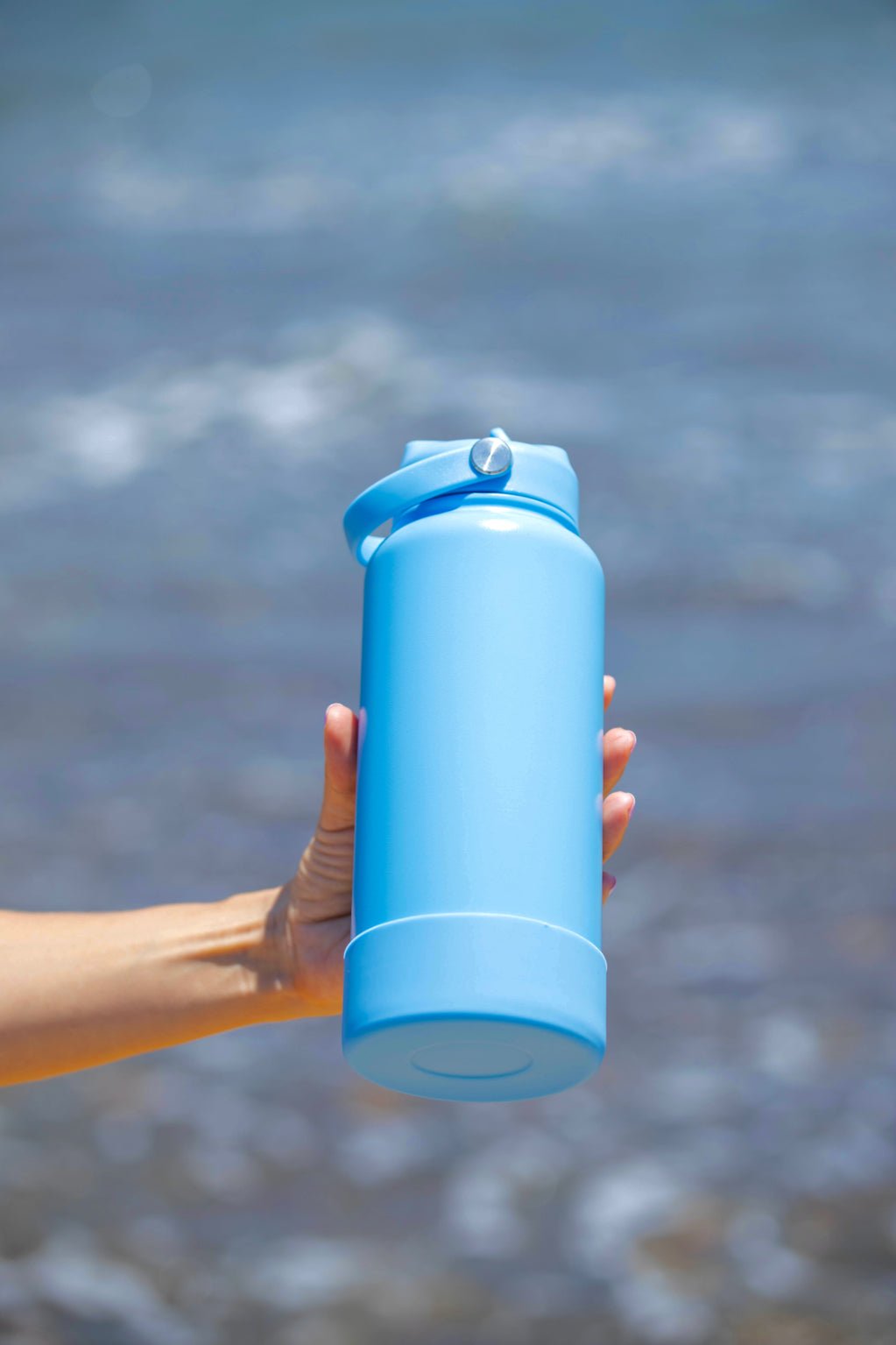 Blue Thermal Water Bottle 950ml + FREE silicone bumper - Cheeky Winx