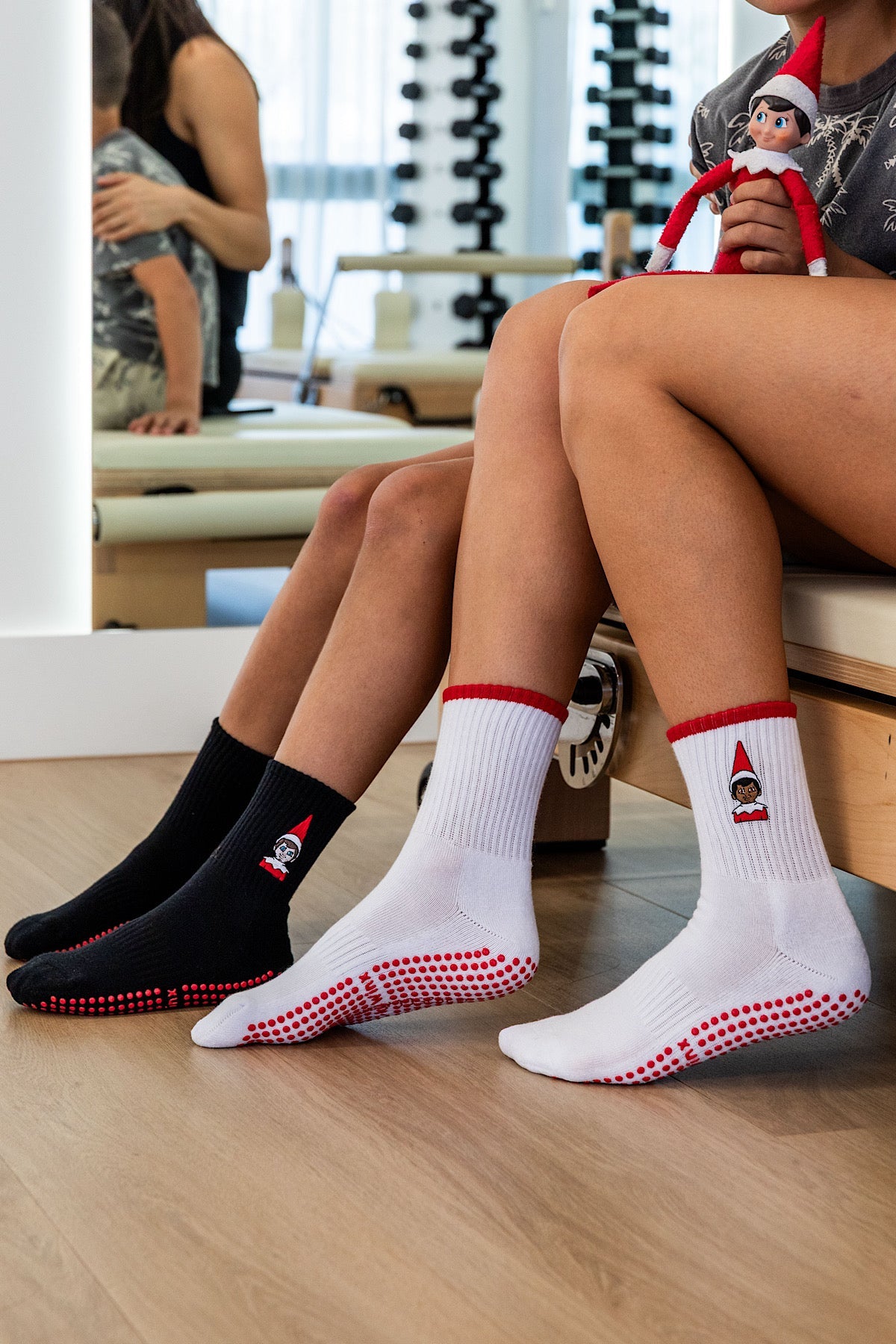 Crew The Elf On The Shelf® Brown Eyes Grip Socks - Cheeky Winx