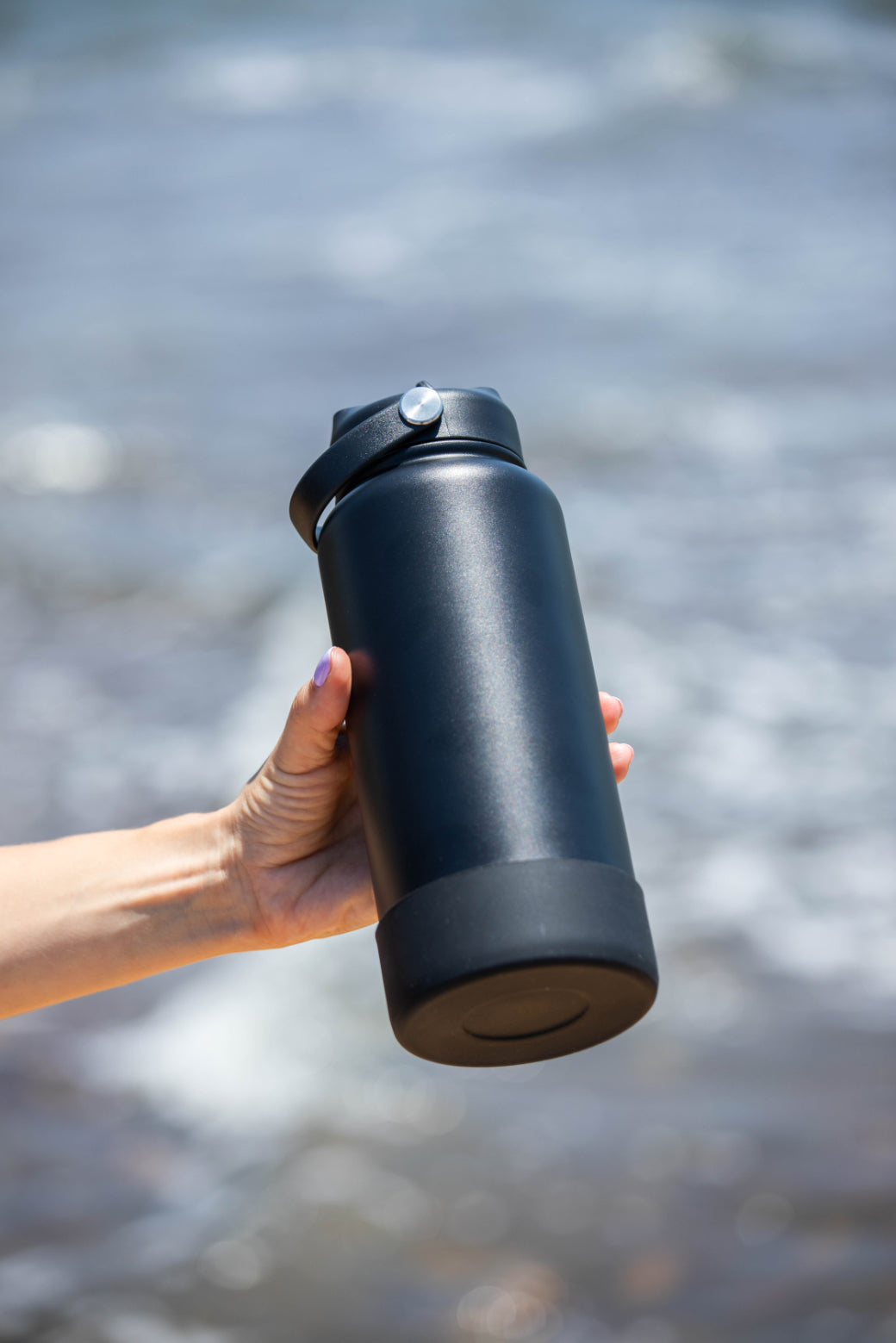 Black Thermal Water Bottle 950ml + FREE silicone bumper