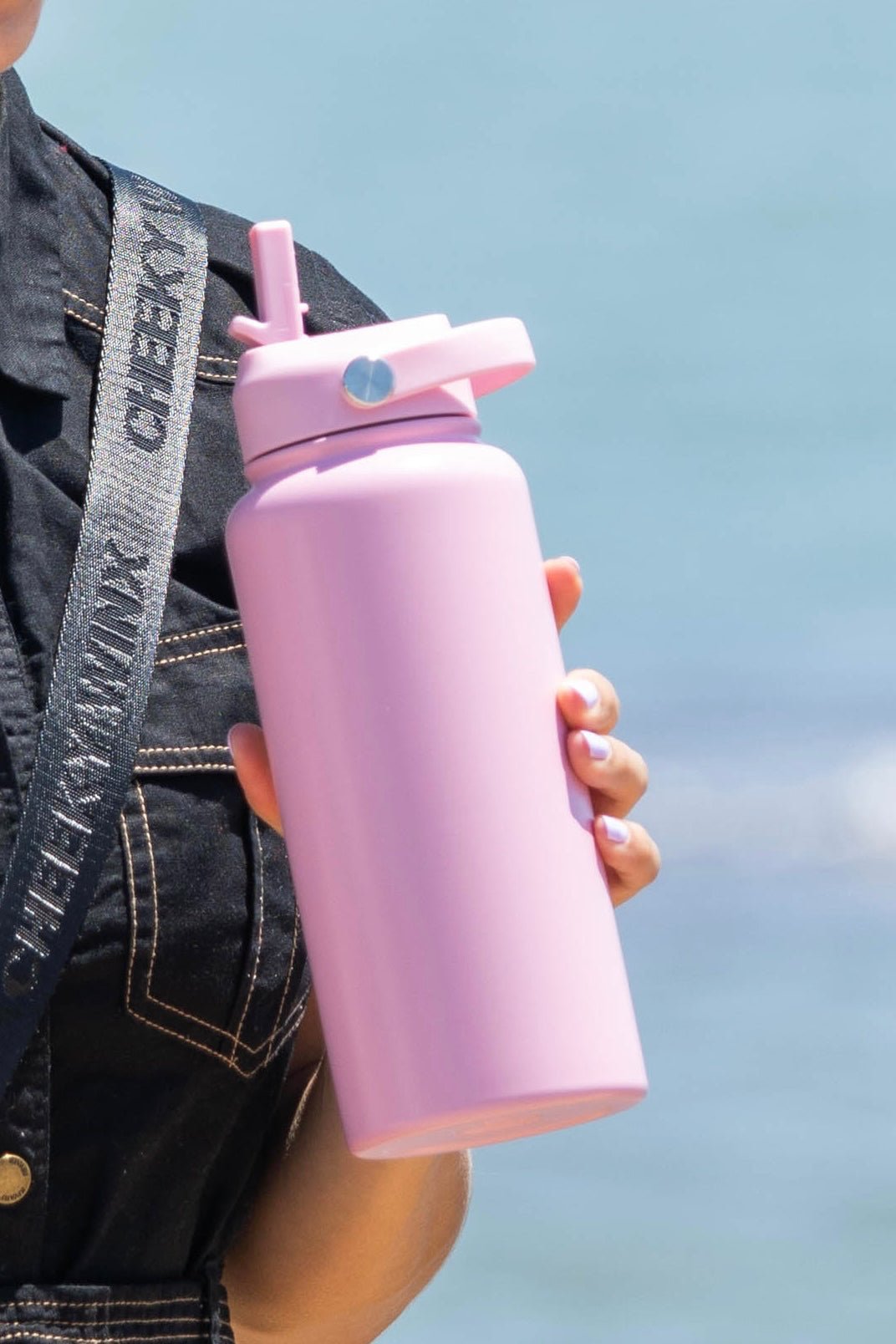 Pink Thermal Water Bottle 950ml + FREE silicone bumper - Cheeky Winx